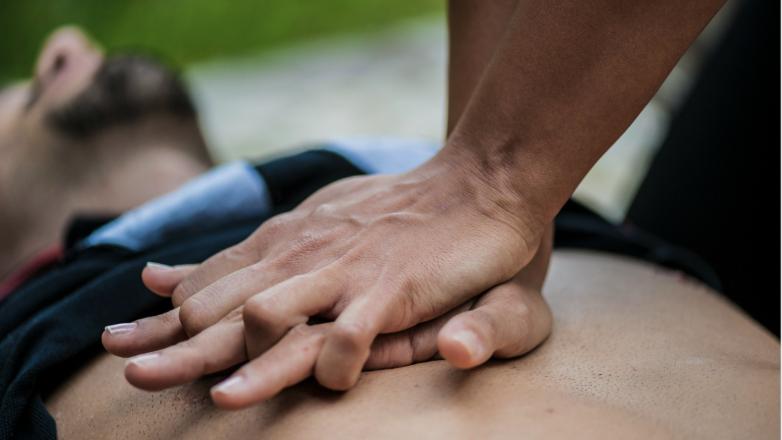 Chaque minute compte en cas de malaise cardiaque - Mousso