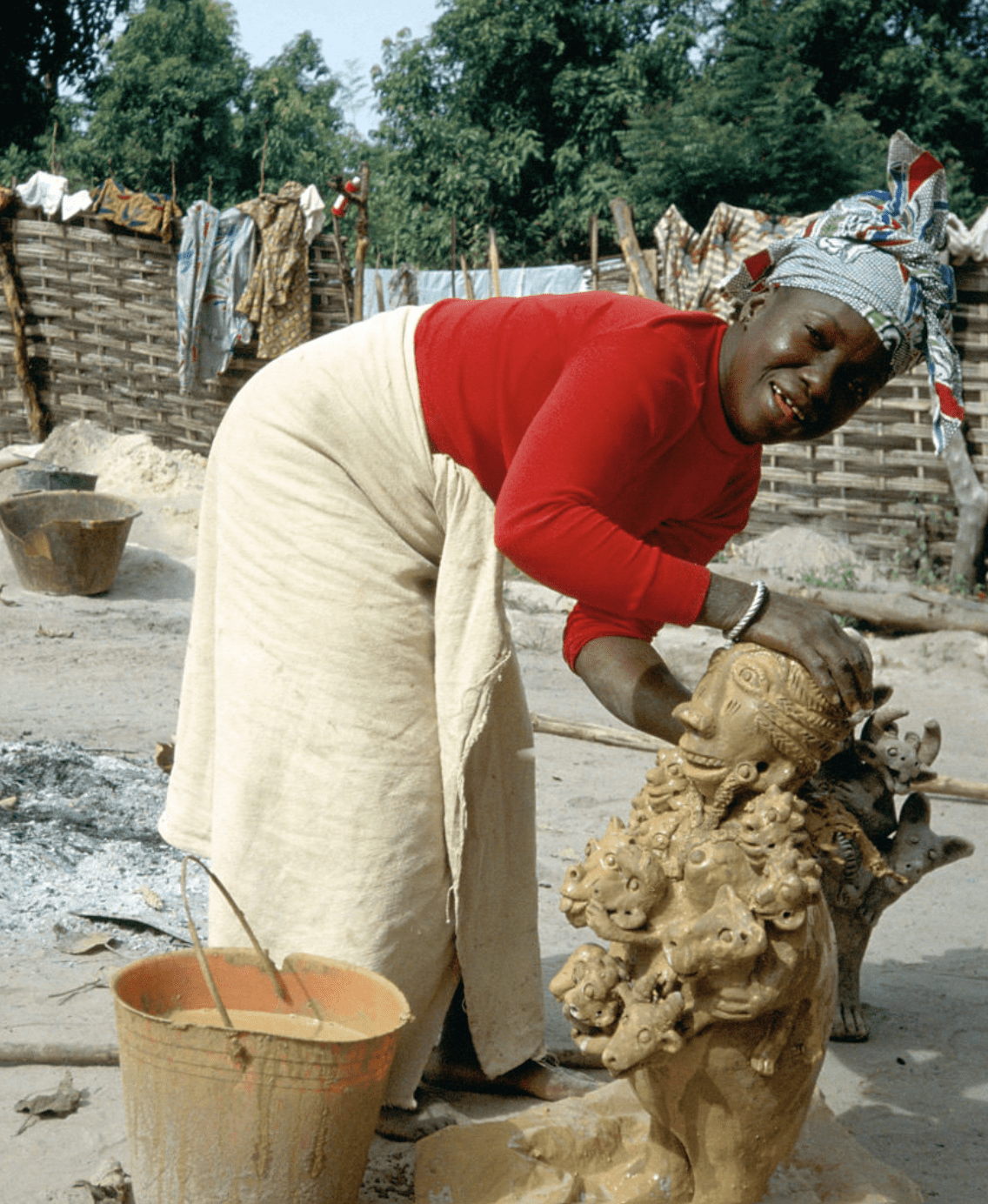 Seyni Awa Camara : « magicienne » de la terre cuite et sculptrice de la force des femmes s’en est allée - Mousso