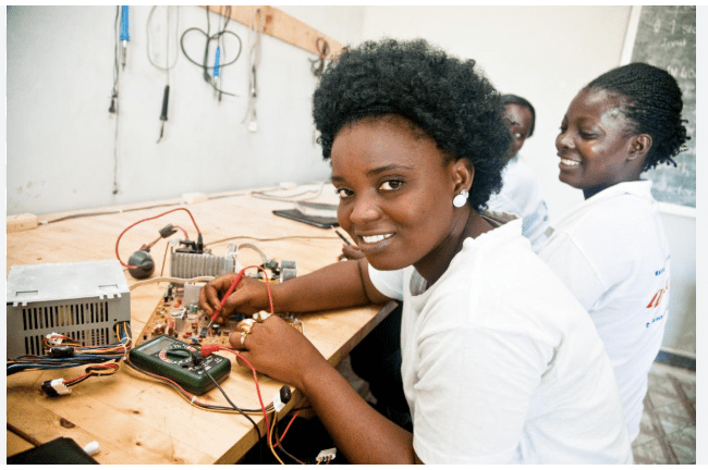 Les femmes encore marginalisées dans les académies des sciences - Mousso