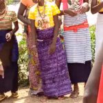 En pays bedik : les jeunes filles non mariées et sans enfant dansent le « Yambe »  - Mousso