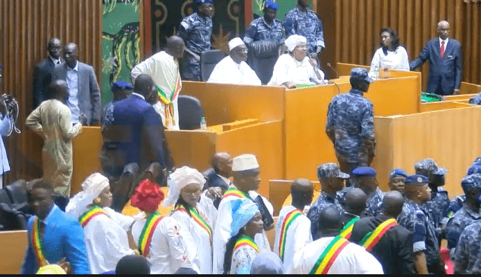 Violences à l'Assemblée nationale : des femmes leaders appellent à un sursaut républicain - Mousso