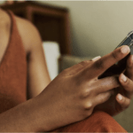 Réparation de téléphones à Colobane : quand certains réparateurs s’immiscent dans l’intimité des femmes - Mousso
