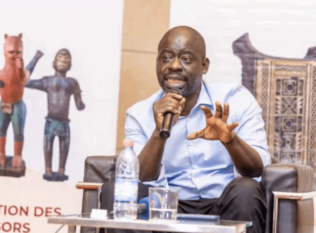 Felwine SARR 3/4 plaide pour une « économie politique de la dignité » qui dévulnérabilise les femmes - Mousso