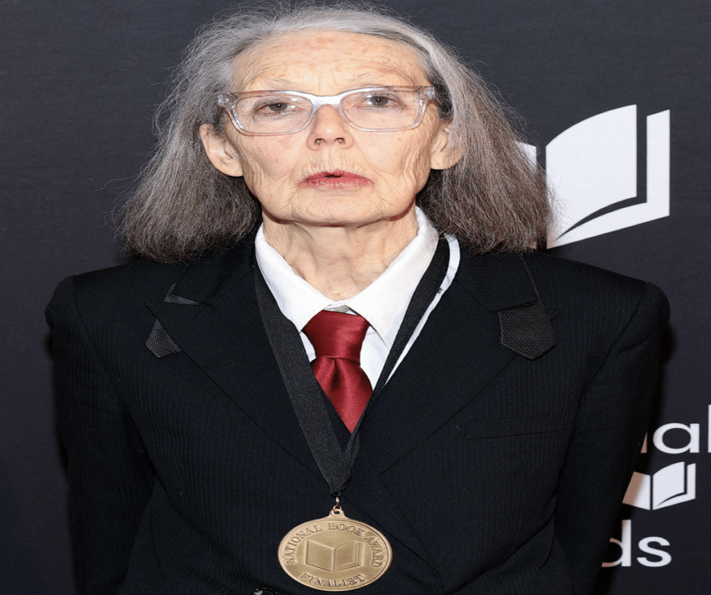 Prix Nobel de littérature : la Canadienne Anne Carson récompensée pour son œuvre « audacieuse et inventive » 6- Mousso Prix Nobel de littérature : la Canadienne Anne Carson récompensée pour son œuvre « audacieuse et inventive » - Mousso