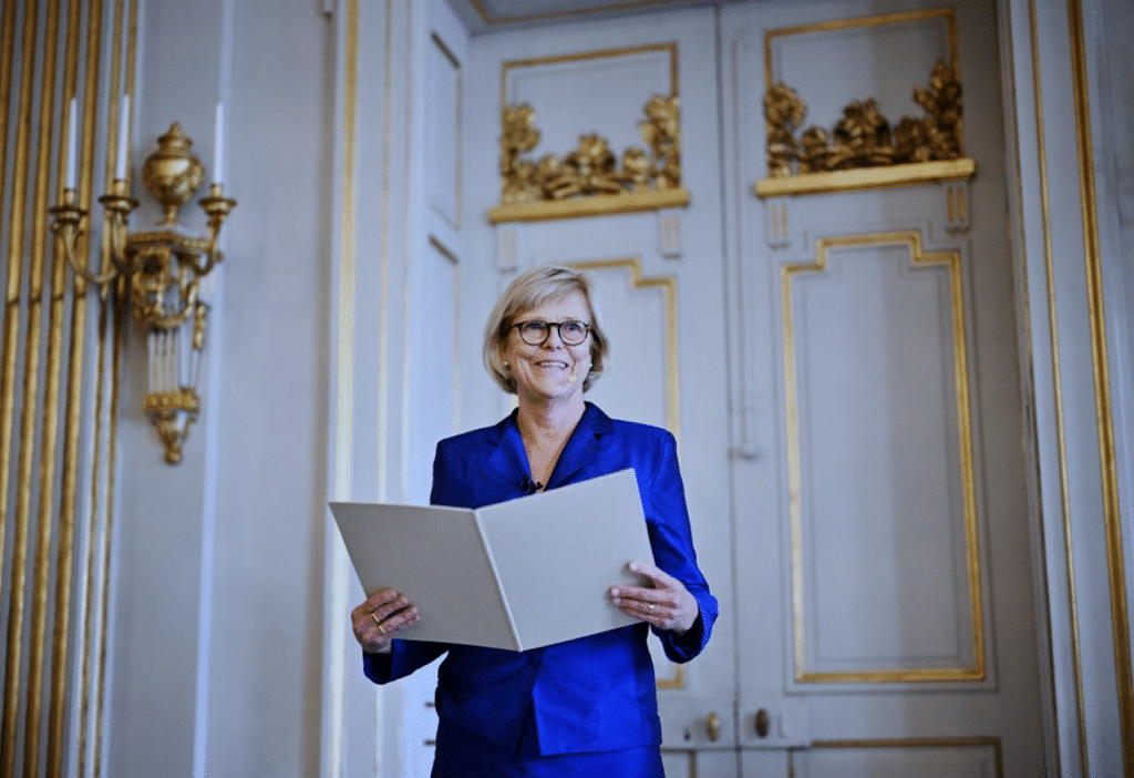 Prix Nobel de littérature : la Canadienne Anne Carson récompensée pour son œuvre « audacieuse et inventive » 3- Mousso Prix Nobel de littérature : la Canadienne Anne Carson récompensée pour son œuvre « audacieuse et inventive » - Mousso